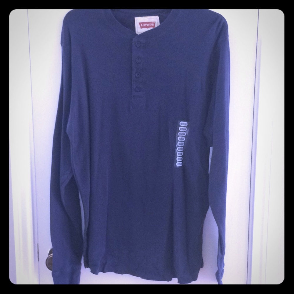 NWT Med. Levi’s long sleeve t-shirt #M4